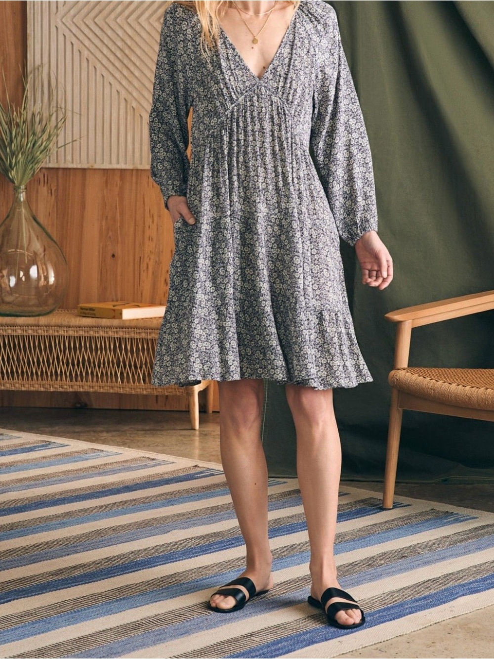Faherty Sirene Dress in Navy Ditsy Floral